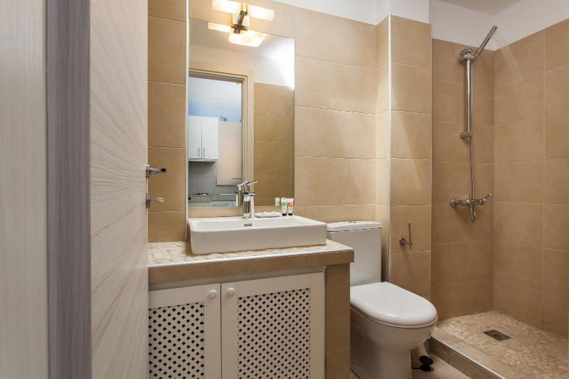 Elpiniki Luxury Apartments ネア・ポティダイア エクステリア 写真